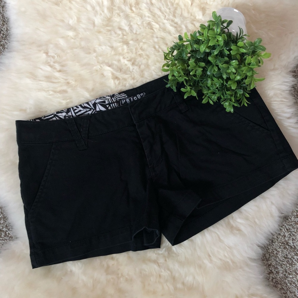 Black Volcom Juniors Shorts